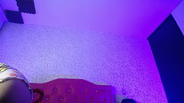 Snapshot of luly_pink chatting on September 2025 03:08:02 AM luly pink online show from September 2025 03:08:02 AM