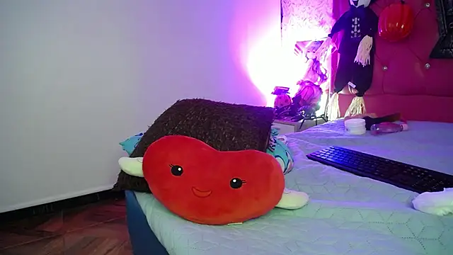 luly pink online show from October 2025 11:07:01 AM