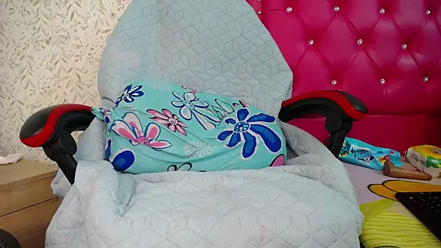 luly pink online show from November 2025 04:10:02 PM