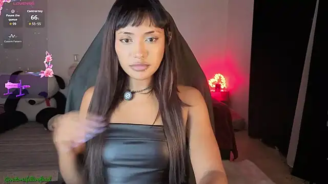 VictoireFeller online show from March 2026 02:04:01 AM