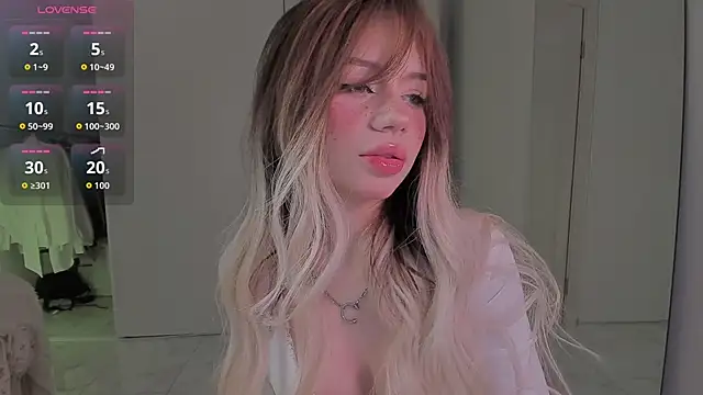 Snapshot of KellyBarton chatting on November 2025 09:09:02 PM KellyBarton online show from November 2025 09:09:02 PM