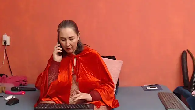 MilfGina online show from December 2024 01:45:01 PM