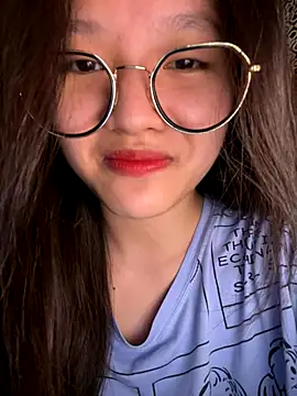 Krixxi22 online show from October 2025 02:24:02 PM