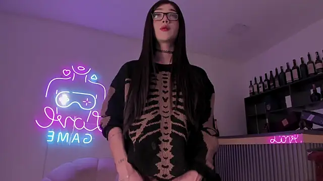 Bonnie Luxury online show from October 2025 05:18:02 AM