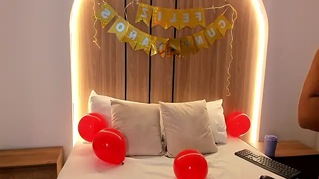 zoe danae  online show from November 2025 12:37:02 PM