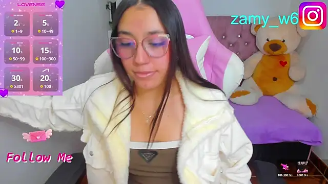 Snapshot of karla_cute01 chatting on June 2026 05:06:01 AM karla cute01 online show from June 2026 05:06:01 AM