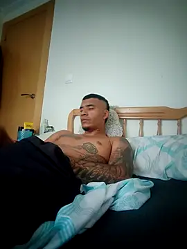 Snapshot of Mikee_98 chatting on November 2025 04:07:02 PM Mikee 98 online show from November 2025 04:07:02 PM