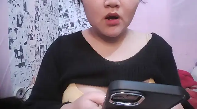 HoneyBuns 05 online show from December 2024 04:43:01 PM