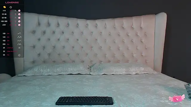 Snapshot of nichole_bree_ chatting on January 2025 11:32:02 AM nichole bree online show from January 2025 11:32:02 AM