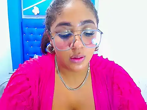 Snapshot of Mady_Kolemam chatting on January 2025 04:41:01 PM Mady Kolemam online show from January 2025 04:41:01 PM