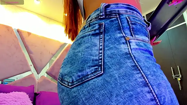 Charlotte Ice1 online show from September 2025 05:23:02 PM