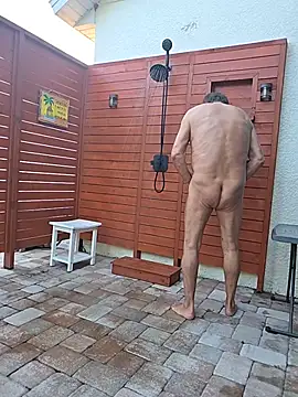 Snapshot of theclubist111 chatting on June 2026 11:05:01 AM theclubist111 online show from June 2026 11:05:01 AM