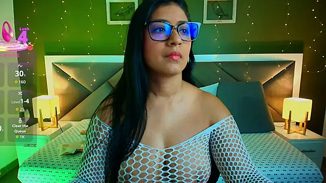 lisa casper online show from October 2025 07:42:02 PM