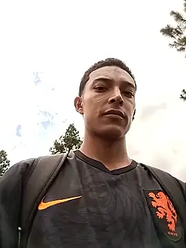 Demiansteven2 online show from April 2026 06:44:02 PM