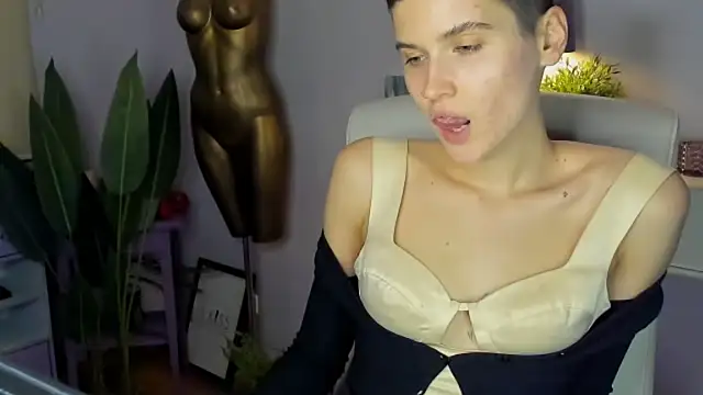 sarah perfect online show from November 2025 03:34:02 PM