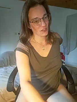 SpiceLea online show from February 2025 02:58:01 PM