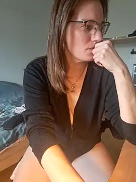 SpiceLea online show from March 2025 12:47:02 PM