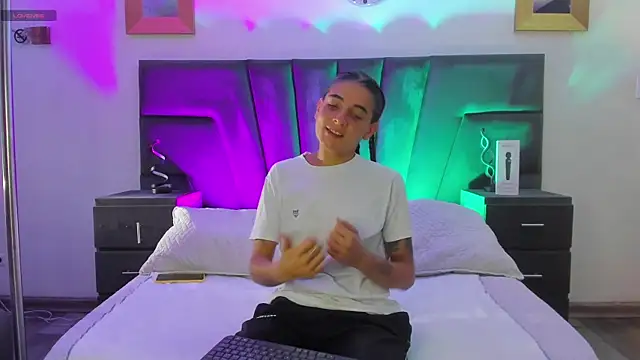 AndreaAndKarina online show from January 2025 12:50:02 PM