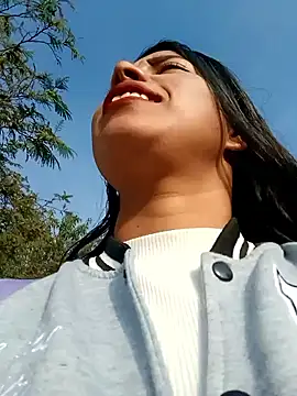 Snapshot of _andrea30 chatting on February 2025 12:33:02 PM andrea30 online show from February 2025 12:33:02 PM