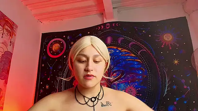 LailaCatt online show from September 2025 08:26:01 AM