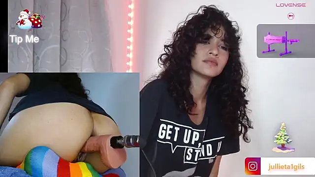 Snapshot of Juliet_dolce chatting on December 2024 01:51:01 AM Juliet dolce online show from December 2024 01:51:01 AM
