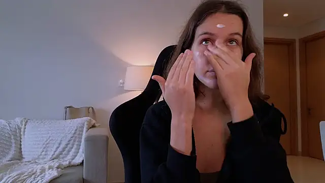 Snapshot of VanessaBayer2 chatting on December 2024 12:57:01 AM VanessaBayer2 online show from December 2024 12:57:01 AM