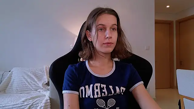 Snapshot of VanessaBayer2 chatting on December 2024 01:45:01 AM VanessaBayer2 online show from December 2024 01:45:01 AM