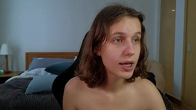 Snapshot of VanessaBayer2 chatting on March 2025 03:58:02 AM VanessaBayer2 online show from March 2025 03:58:02 AM