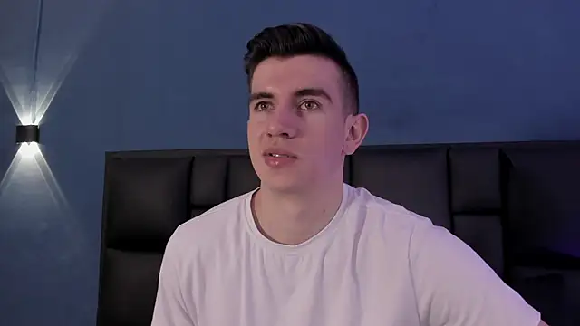 MikaelSlow online show from October 2025 03:15:02 AM