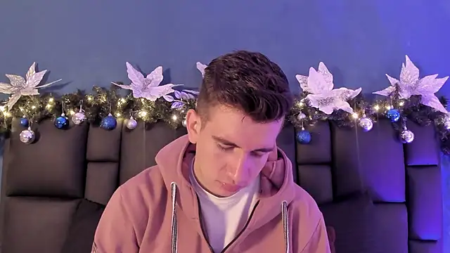 MikaelSlow online show from January 2026 03:53:02 AM