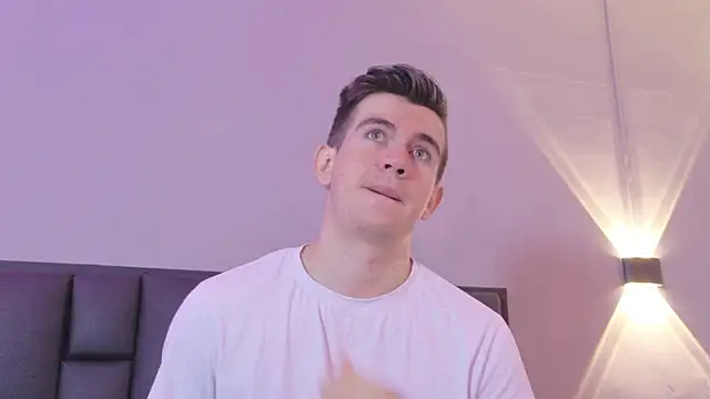 MikaelSlow online show from April 2026 04:08:02 AM