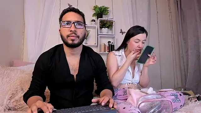Idara and Edahi01 online show from February 2025 03:49:01 PM