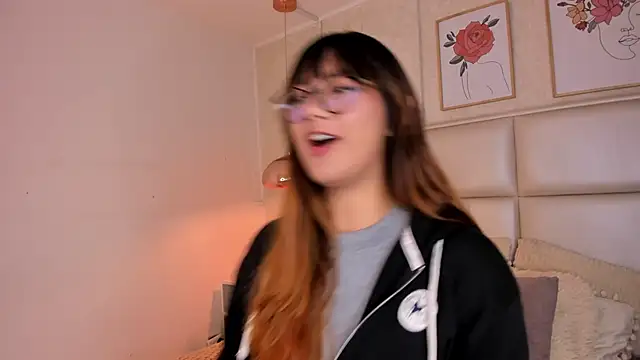 Aily Yozuko online show from December 2025 02:28:02 AM