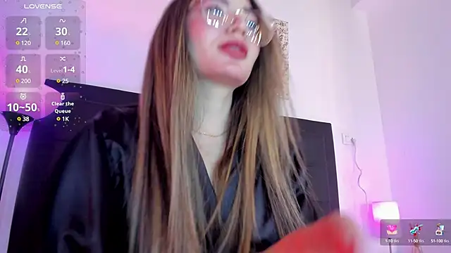 Mia 222 online show from February 2025 03:32:02 PM