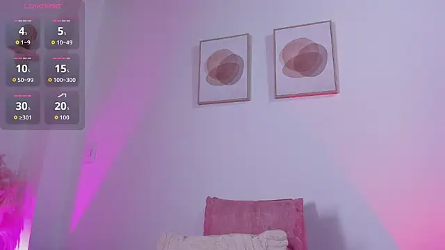 Mia 222 online show from September 2025 10:42:01 AM