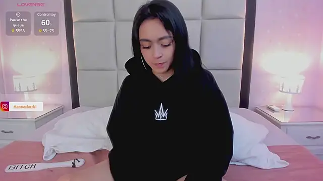 HannaClarrk  online show from December 2024 07:57:01 PM