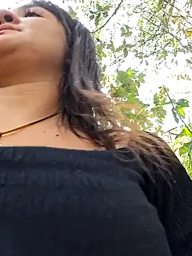 Liancy online show from March 2025 04:44:01 PM