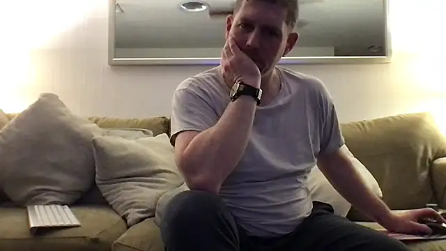 Snapshot of Rock_Pierce chatting on February 2025 02:44:02 PM Rock Pierce online show from February 2025 02:44:02 PM