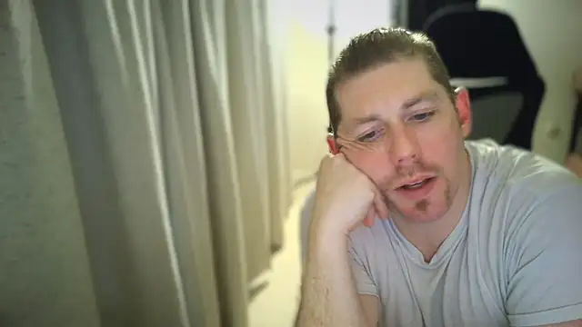 Snapshot of Rock_Pierce chatting on March 2025 04:07:02 PM Rock Pierce online show from March 2025 04:07:02 PM