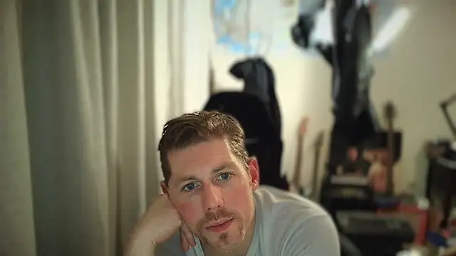 Snapshot of Rock_Pierce chatting on March 2025 03:40:02 PM Rock Pierce online show from March 2025 03:40:02 PM
