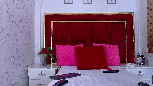 CoralHarrinson online show from April 2026 08:20:02 PM