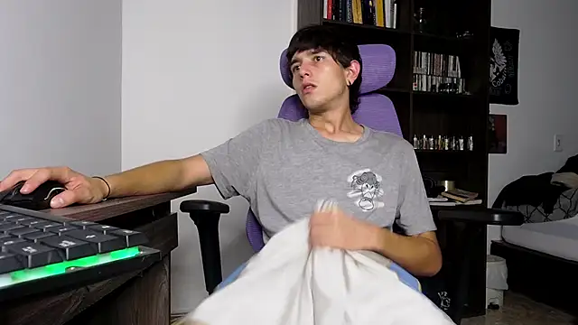 alex connorr online show from November 2025 03:39:01 AM