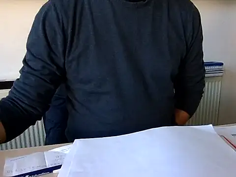 Snapshot of fikoivos chatting on October 2025 09:17:01 AM fikoivos online show from October 2025 09:17:01 AM