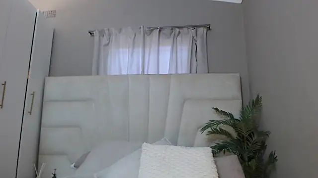 naughtyblackdolie online show from January 2025 09:44:02 AM