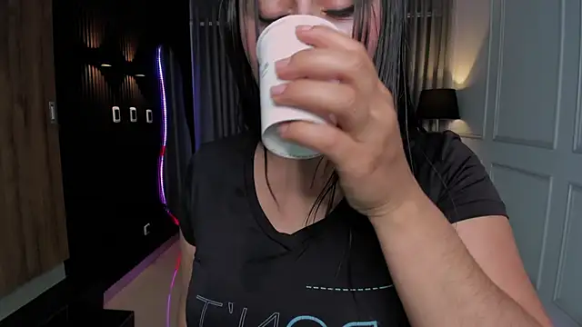 Anna parkker  online show from November 2025 07:23:02 PM