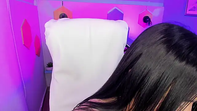 Snapshot of Hanna__Becker_ chatting on January 2025 07:04:02 AM Hanna Becker online show from January 2025 07:04:02 AM