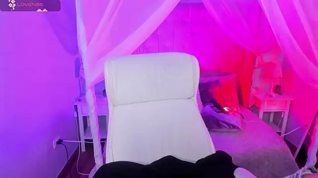 Snapshot of Hanna__Becker_ chatting on February 2025 03:32:01 AM Hanna Becker online show from February 2025 03:32:01 AM