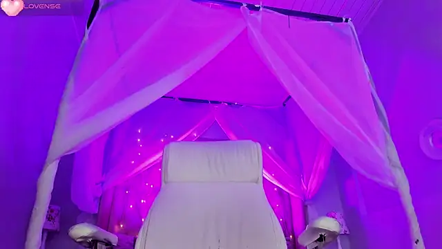 Snapshot of Hanna__Becker_ chatting on February 2025 07:05:01 AM Hanna Becker online show from February 2025 07:05:01 AM