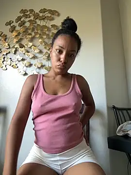 Snapshot of juicyyy323 chatting on October 2025 07:34:01 PM juicyyy323 online show from October 2025 07:34:01 PM