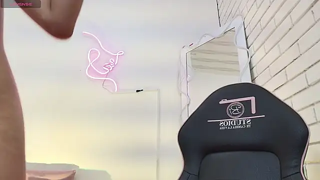 Snapshot of Pia_tay chatting on September 2025 07:17:01 PM Pia tay online show from September 2025 07:17:01 PM